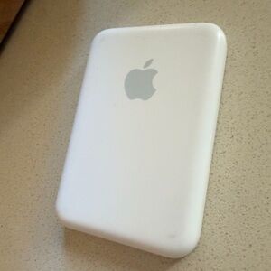 Original Apple MagSafe battery pack portable charger
